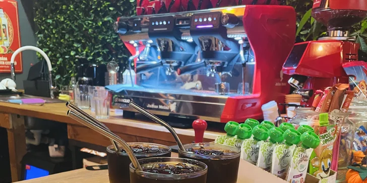 Zážitek pro milovníky kávy: základní i celodenní baristický kurz se základy latte art