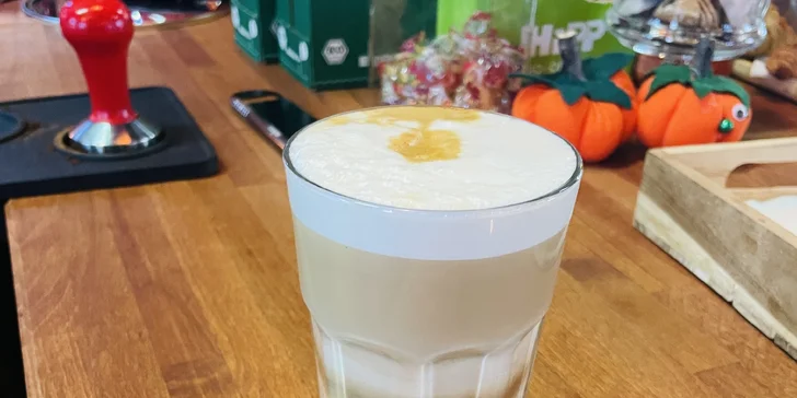 Zážitek pro milovníky kávy: základní i celodenní baristický kurz se základy latte art