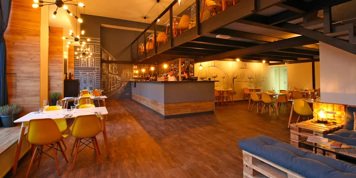 Degustační 11chodové menu pro dva: terina, bliny, mořský vlk, dušené hovězí i vinné párování