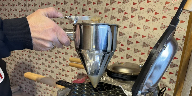 Sladké bublinkové vafle s náplní dle výběru: Bueno, Oreo, Lotus či choconut