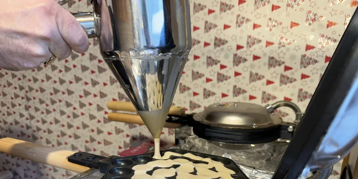 Sladké bublinkové vafle s náplní dle výběru: Bueno, Oreo, Lotus či choconut