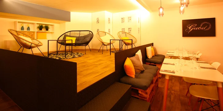 Degustační 11chodové menu pro dva: terina, bliny, mořský vlk, dušené hovězí i vinné párování