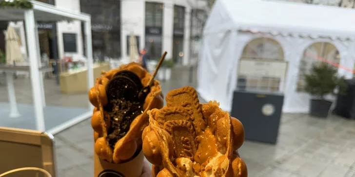 Sladké bublinkové vafle s náplní dle výběru: Bueno, Oreo, Lotus či choconut