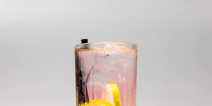 2 nebo 4 drinky v centru Ostravy: cuba libre, skinny bitch i gin & tonic