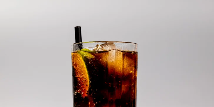 2 nebo 4 drinky v centru Ostravy: cuba libre, skinny bitch i gin & tonic