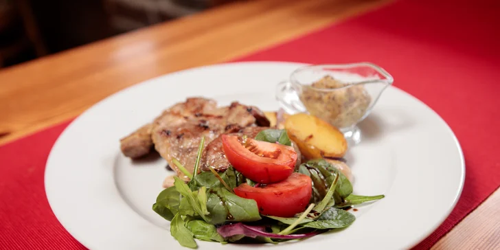 Tříchodové menu v Depo Orlová pro dva i s nápoji, které vám doveze vláček
