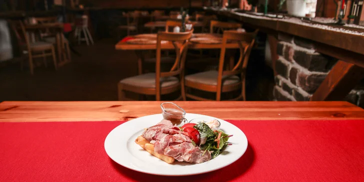 Tříchodové menu v Depo Orlová pro dva i s nápoji, které vám doveze vláček