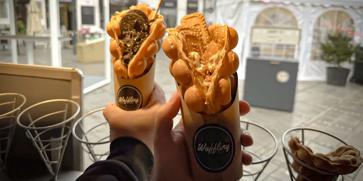 Sladké bublinkové vafle s náplní dle výběru: Bueno, Oreo, Lotus či choconut