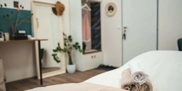 Úleva pro svaly i duši: manuální lymfodrenáž nebo obličejový rituál Gua Sha