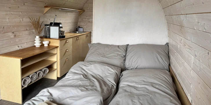 Pobyt u obory s daňky v Lužických horách: tiny house i se snídaní pro 2 osoby