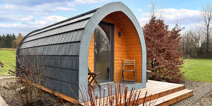 Pobyt u obory s daňky v Lužických horách: tiny house i se snídaní pro 2 osoby
