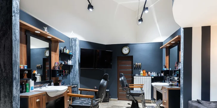 Dámský střih i barvení pro všechny délky vlasů: salon v centru Prahy