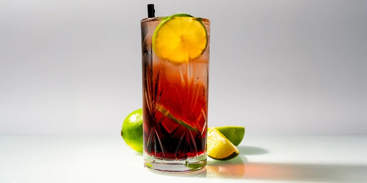 2 nebo 4 drinky v centru Ostravy: cuba libre, skinny bitch i gin & tonic
