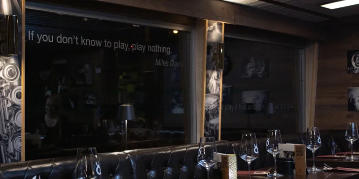 Zážitek na Vltavě: dvouhodinová plavba s 3chodovým menu