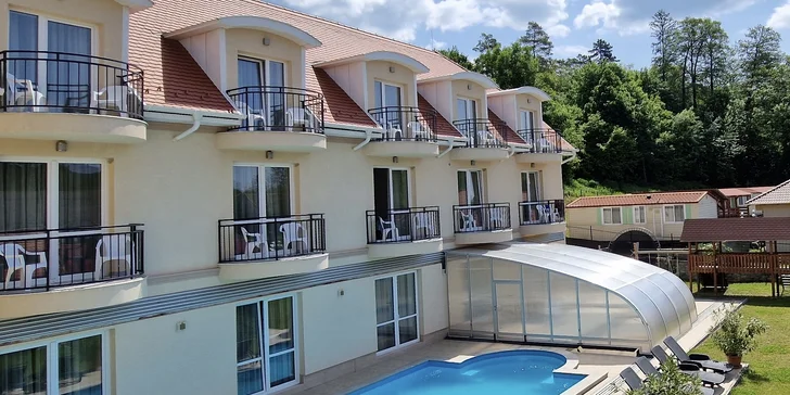 Relax nedaleko Bukových hor: penzion se snídaní, neomezený wellness a zábava pro děti