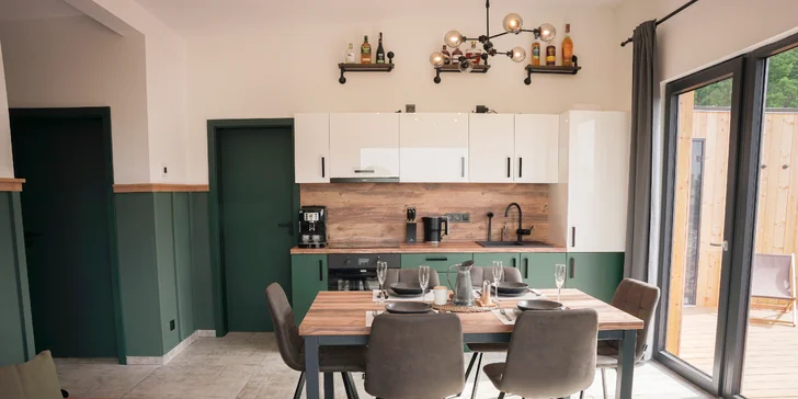 Moderní chata v jižních Čechách: vlastní sauna, vířivý sud i kapacita až 6 osob