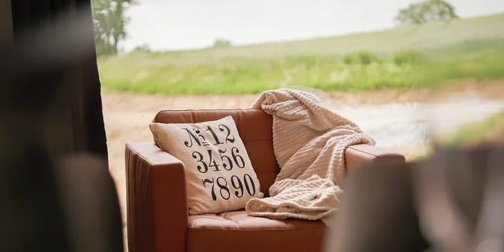 Moderní chata v jižních Čechách: vlastní sauna, vířivý sud i kapacita až 6 osob