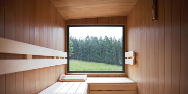Moderní chata v jižních Čechách: vlastní sauna, vířivý sud a kapacita až 6 osob