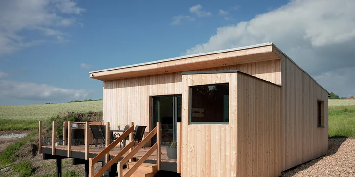 Moderní chata v jižních Čechách: vlastní sauna, vířivý sud i kapacita až 6 osob
