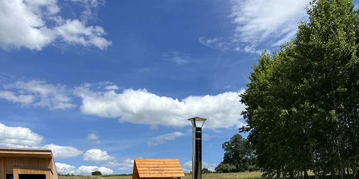 Moderní chata v jižních Čechách: vlastní sauna, vířivý sud i kapacita až 6 osob