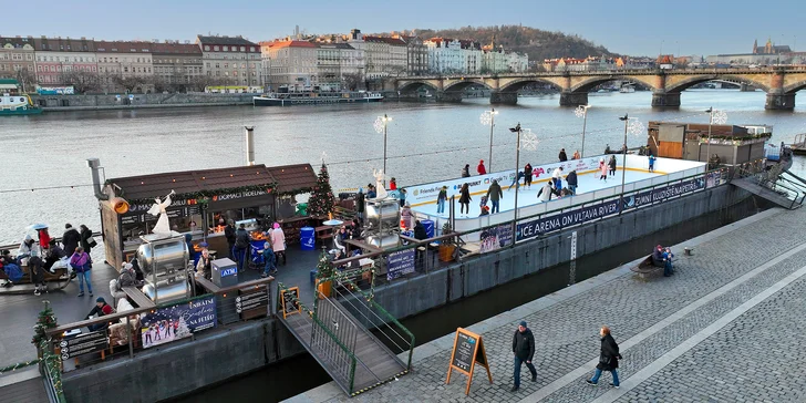 Kluziště přímo na lodi na Náplavce: 90 min. bruslení do 17:00 nebo kdykoliv