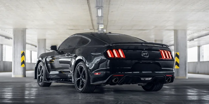 Brutální jízda v Mustangu GT Shelby paket: až 60 min. vč. dálniční známky