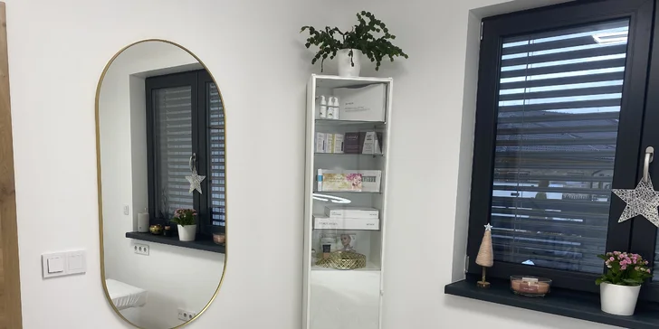 Permanentní make-up očních linek, rtů technikou akvarel či pudrového obočí