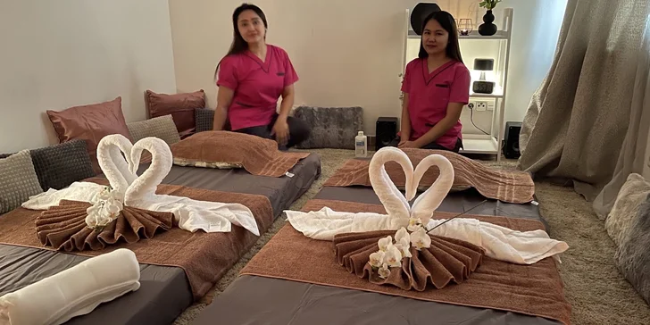 Božská relaxace: thajská relaxační a Bali masáž celého těla včetně párové varianty se saunou a sektem
