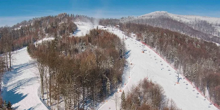 Denní skipas platný v 11 skiareálech ve Slezských Beskydech pro 1 osobu: až 30 km sjezdovek