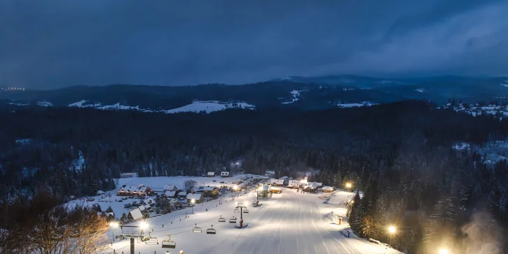 Denní skipas platný v 11 skiareálech ve Slezských Beskydech pro 1 osobu: až 30 km sjezdovek