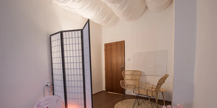 Hýčkající tantra masáž s použitím CBD olejů: 60, 90 nebo 120 min. uvolnění