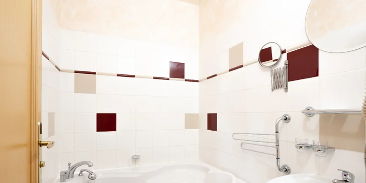 4* pobyt v centru Karlových Varů: ubytování se snídaní, wellness i projížďkou v kočáře
