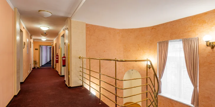 4* pobyt v centru Karlových Varů: ubytování se snídaní, wellness i projížďkou v kočáře