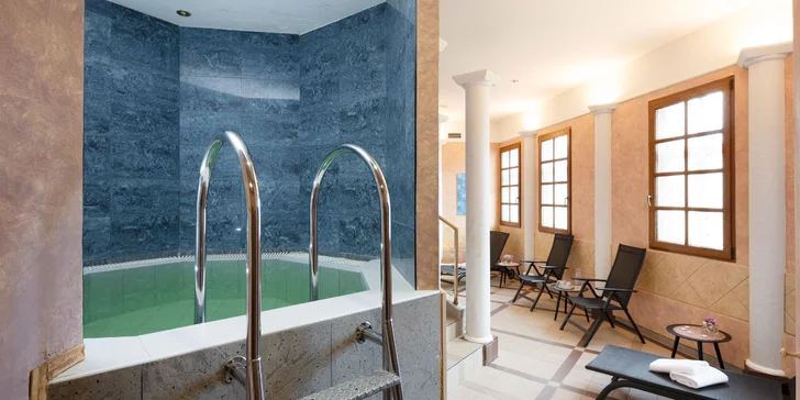 4* pobyt v centru Karlových Varů: ubytování se snídaní, wellness i projížďkou v kočáře