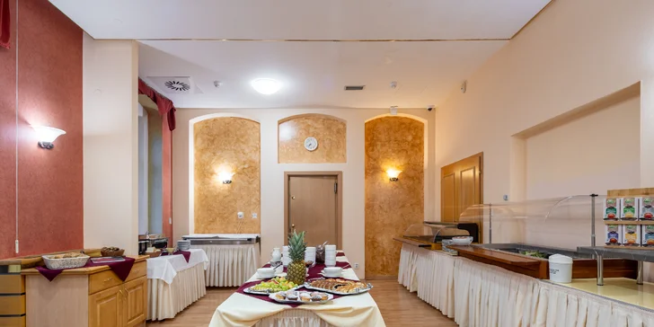 4* pobyt v centru Karlových Varů: ubytování se snídaní, wellness i projížďkou v kočáře