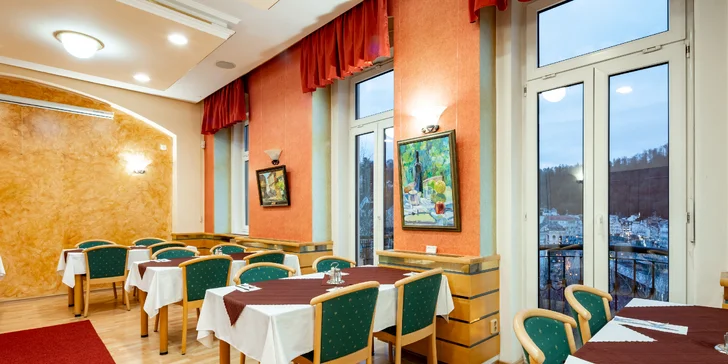 4* pobyt v centru Karlových Varů: ubytování se snídaní, wellness i projížďkou v kočáře