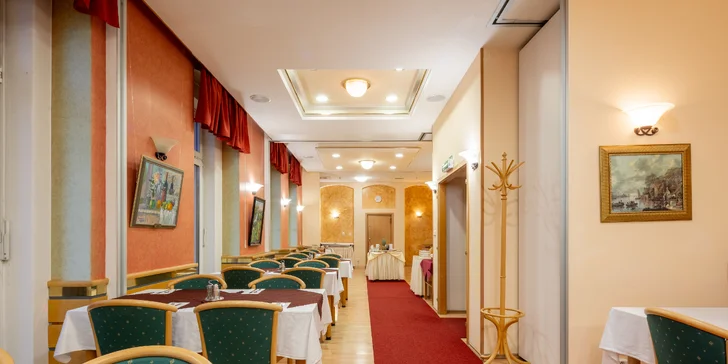 4* pobyt v centru Karlových Varů: ubytování se snídaní, wellness i projížďkou v kočáře