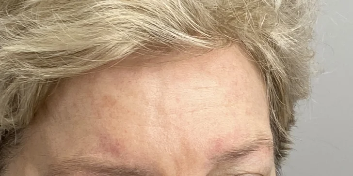 Permanentní make-up očních linek, rtů technikou akvarel či pudrového obočí