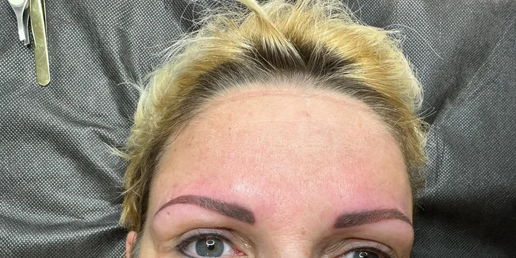 Permanentní make-up očních linek, rtů technikou akvarel či pudrového obočí