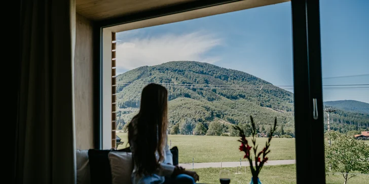 Designový hotel v Beskydech: apartmán s vířivkou, vyhlášená kuchyně, polopenze