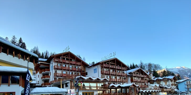 Zimní dovolená v italském středisku Folgarida-Marilleva: hotel u spodní stanice lanovky a polopenze