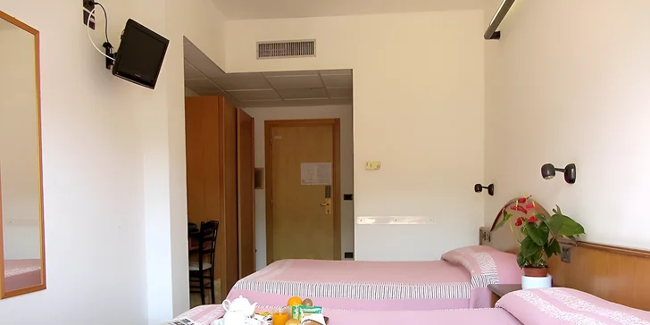 Pohoda v Itálii: 3* hotel nedaleko pláže v letovisku Alassio, snídaně nebo polopenze, bazén
