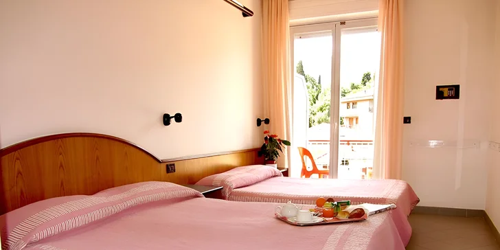 Pohoda v Itálii: 3* hotel nedaleko pláže v letovisku Alassio, snídaně nebo polopenze, bazén