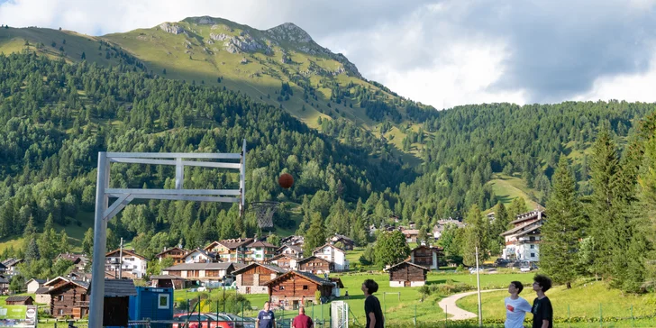 Pobyt v kempu ve Val di Fiemme: mobilní domek, spousta zábavy a výletů
