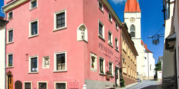 Pobyt v historickém centru Znojma se snídaní až pro 5 osob