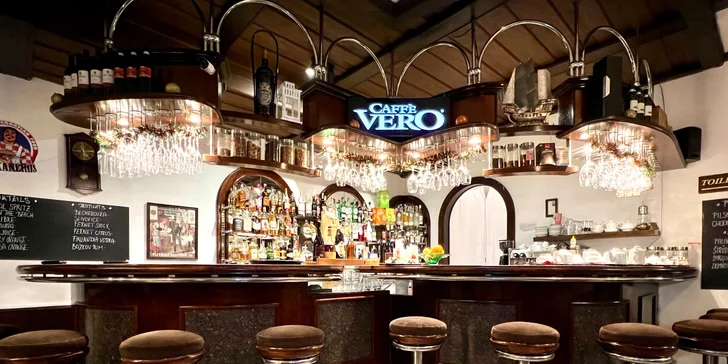 Voucher na 500 či 1 000 Kč na jídlo i nápoje v balkánské restauraci Balkaňeros