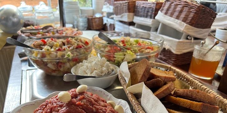 Voucher na 500 či 1 000 Kč na jídlo i nápoje v balkánské restauraci Balkaňeros