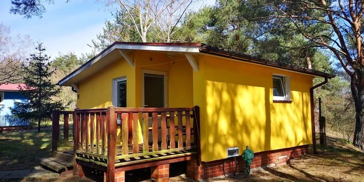 Parádní rodinná dovolená: domky nebo pokoje u jezerní pláže, snídaně i polopenze, wellness