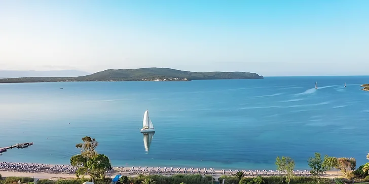 Dovolená na Sardinii: 4* rodinný hotel u pláže s all inclusive light, 3 bazény, animace