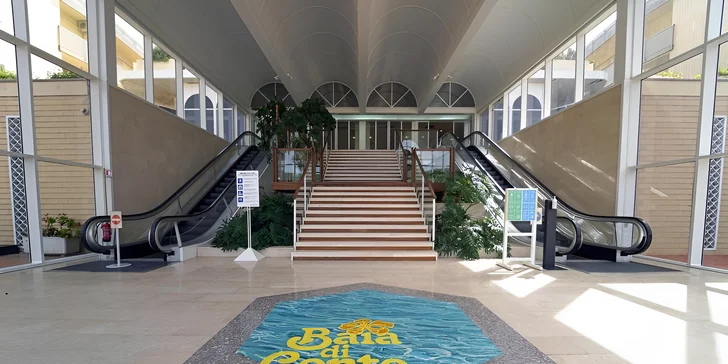 Dovolená na Sardinii: 4* rodinný hotel u pláže s all inclusive light, 3 bazény, animace